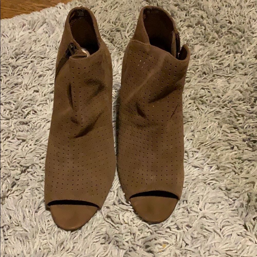 Woman’s Jessica Simpson Leather Boots, Size 7